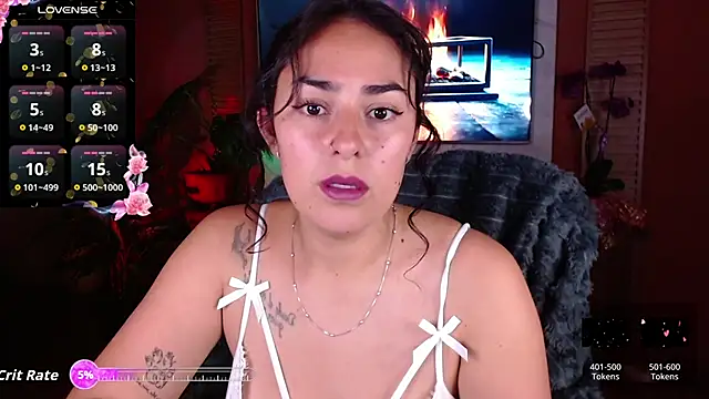 Snapshot of Iris_colette chatting on 05/15/26, 01:25 Iris colette online show from 05/15/26, 01:25