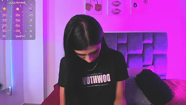 Isabella Moon9 online show from 04/02/26, 12:01