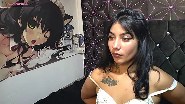 Snapshot of connieehotks chatting on 03/04/26, 01:19 connieehotks online show from 03/04/26, 01:19