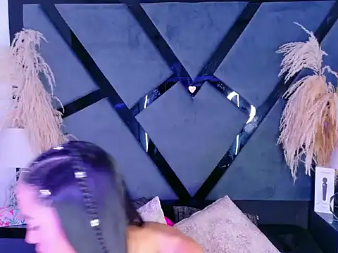 KylieWhitee online show from 03/18/26, 01:24