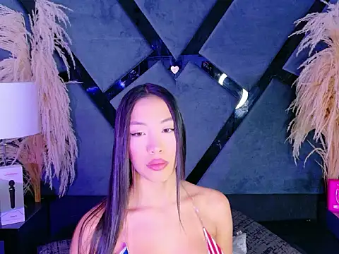 Snapshot of KylieWhitee chatting on 02/16/26, 01:43 KylieWhitee online show from 02/16/26, 01:43