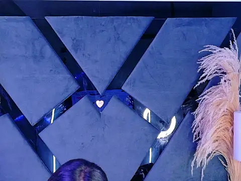 KylieWhitee online show from 03/04/26, 12:02