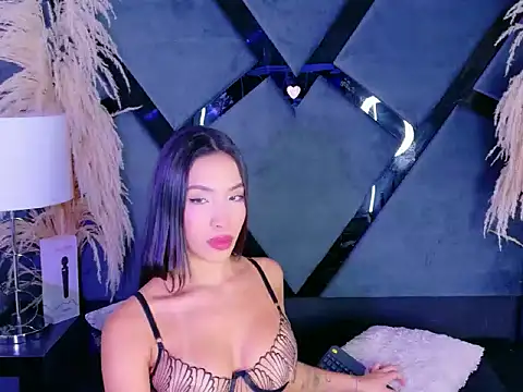 Snapshot of KylieWhitee chatting on 02/06/26, 06:09 KylieWhitee online show from 02/06/26, 06:09