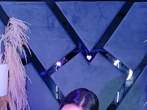 Snapshot of KylieWhitee chatting on 02/19/26, 12:02 KylieWhitee online show from 02/19/26, 12:02