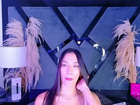 Snapshot of KylieWhitee chatting on 02/23/26, 12:06 KylieWhitee online show from 02/23/26, 12:06