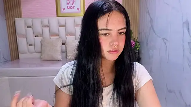 sarita 09 s online show from 06/17/26, 02:55