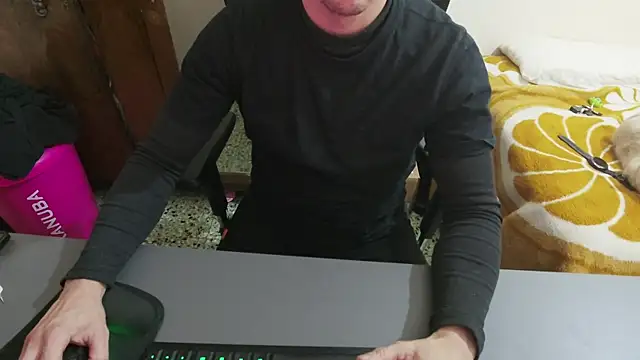 Daniiiel13 online show from 02/05/26, 08:48