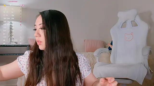 Snapshot of naughtytilly chatting on 03/15/25, 08:21 naughtytilly online show from 03/15/25, 08:21