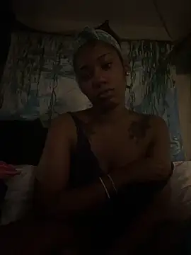 Snapshot of Ebonythroat777 chatting on 02/28/26, 11:43 Ebonythroat777 online show from 02/28/26, 11:43