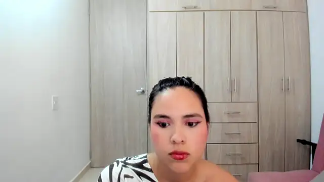 Hannakitten77 online show from 02/05/26, 10:38