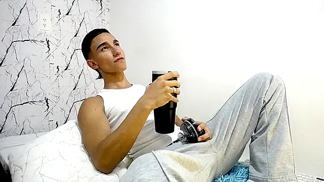 Snapshot of BabyAndy_ chatting on 07/01/26, 10:54 BabyAndy online show from 07/01/26, 10:54