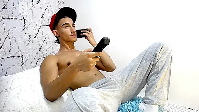 Snapshot of BabyAndy_ chatting on 07/08/26, 11:05 BabyAndy online show from 07/08/26, 11:05
