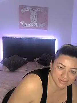 Snapshot of NinaRicci1518 chatting on 02/23/26, 02:28 NinaRicci1518 online show from 02/23/26, 02:28