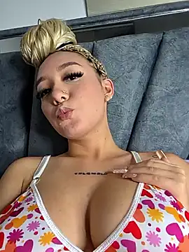 alaia princess online show from 03/30/26, 11:39