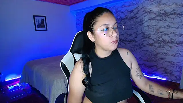 Snapshot of Camila_IRoose chatting on 04/22/26, 10:05 Camila IRoose online show from 04/22/26, 10:05