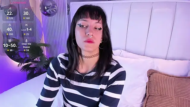 Snapshot of ViolettaColinss chatting on 05/02/26, 11:37 ViolettaColinss online show from 05/02/26, 11:37