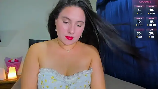 Snapshot of Alessandra_01 chatting on 07/24/26, 03:46 Alessandra 01 online show from 07/24/26, 03:46