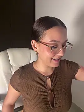 Snapshot of kittysophie_ chatting on 02/06/26, 02:51 kittysophie online show from 02/06/26, 02:51