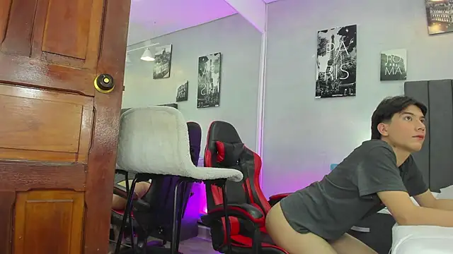 Snapshot of Raphael_Nyon chatting on 03/02/26, 05:08 Raphael Nyon online show from 03/02/26, 05:08