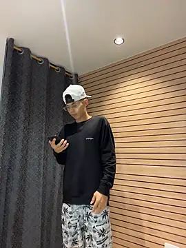 TheBatMansion online show from 04/02/26, 04:19