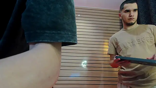 TheBatMansion online show from 04/17/26, 03:09