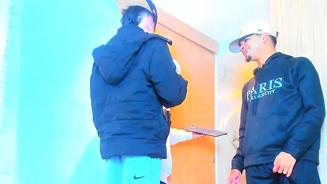 TheBatMansion online show from 02/12/26, 07:41