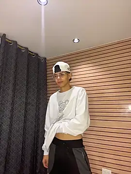 TheBatMansion online show from 04/01/26, 04:03