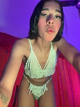 Snapshot of mariana_doll2 chatting on 04/23/26, 04:52 mariana doll2 online show from 04/23/26, 04:52