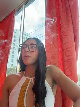 Snapshot of mariana_doll2 chatting on 04/22/26, 05:09 mariana doll2 online show from 04/22/26, 05:09