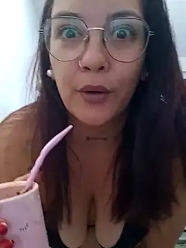 kuramaqueen online show from 02/15/26, 10:30