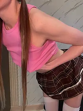 Snapshot of AliceeXHottie chatting on 02/05/26, 10:44 AliceeXHottie online show from 02/05/26, 10:44