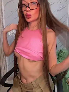 AliceeXHottie online show from 06/30/26, 01:22