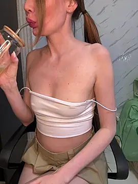 AliceeXHottie online show from 04/27/26, 10:24