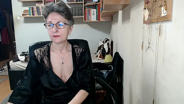 katemodel online show from 10/21/25, 07:30