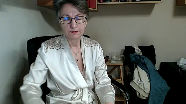 katemodel online show from 11/20/25, 07:42