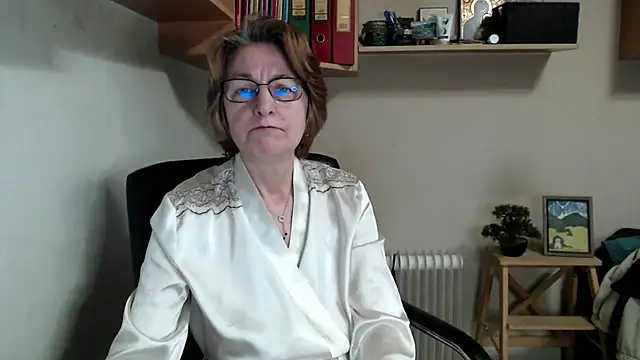 katemodel online show from 04/23/26, 06:42
