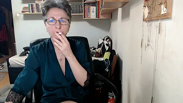 katemodel online show from 10/24/25, 06:45