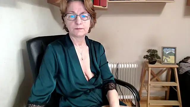 katemodel online show from 04/16/26, 06:58