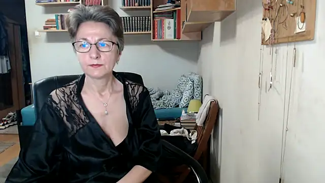 Snapshot of katemodel chatting on 09/16/25, 06:58 katemodel online show from 09/16/25, 06:58
