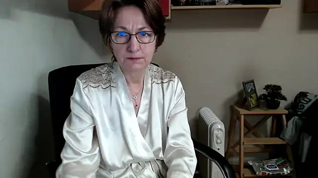 katemodel online show from 02/19/26, 08:55