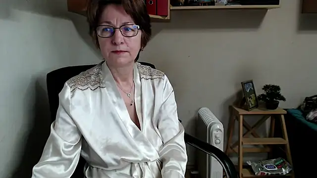 katemodel online show from 02/18/26, 07:49