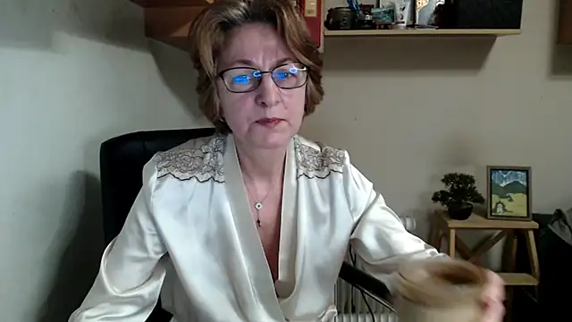 katemodel online show from 04/15/26, 06:19