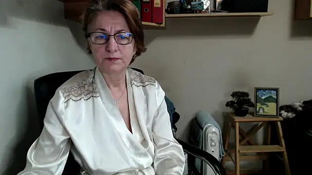 katemodel online show from 04/04/26, 06:53