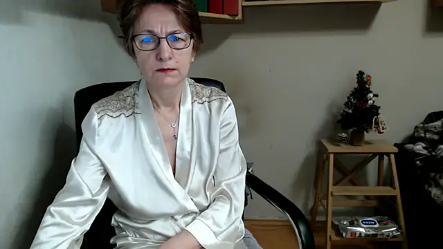 katemodel online show from 01/07/26, 07:24