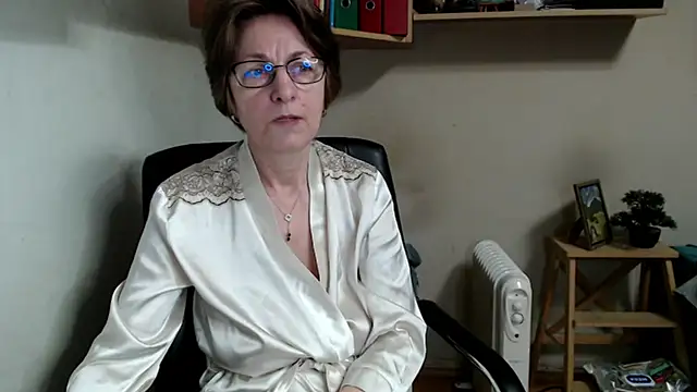 katemodel online show from 02/16/26, 07:29