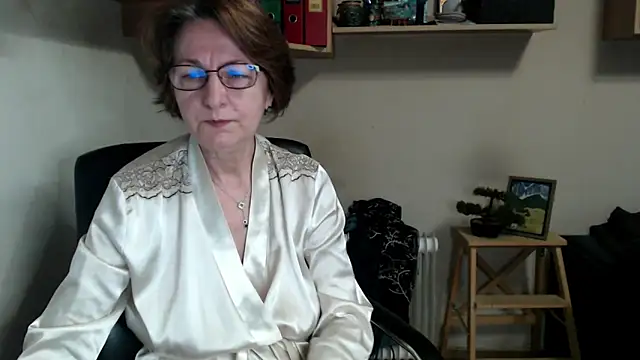 katemodel online show from 06/03/26, 06:58