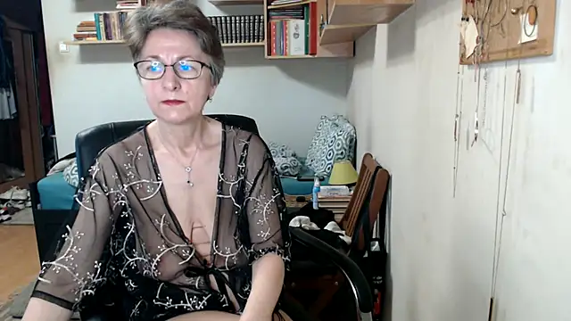 Snapshot of katemodel chatting on 09/23/25, 06:20 katemodel online show from 09/23/25, 06:20