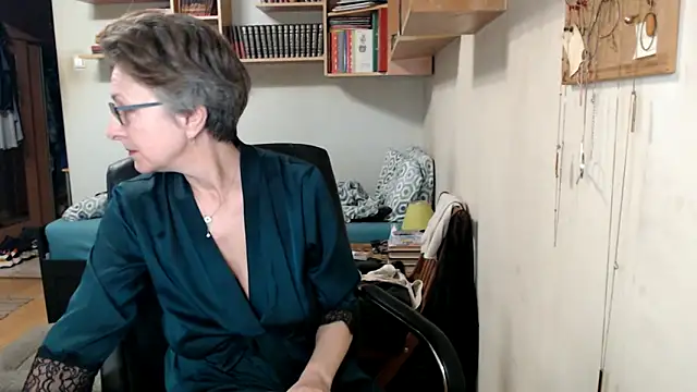 Snapshot of katemodel chatting on 09/17/25, 06:26 katemodel online show from 09/17/25, 06:26