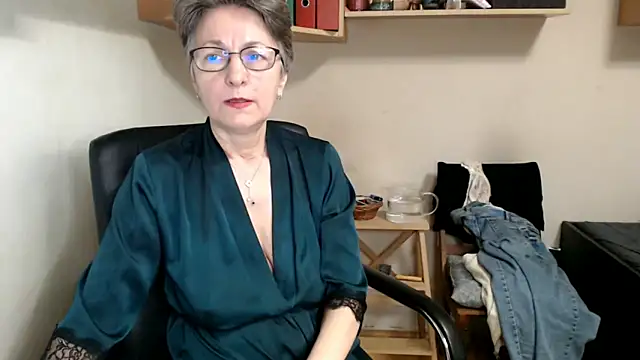 katemodel online show from 11/21/25, 08:13