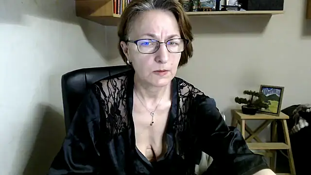 Snapshot of katemodel chatting on 06/12/26, 06:44 katemodel online show from 06/12/26, 06:44